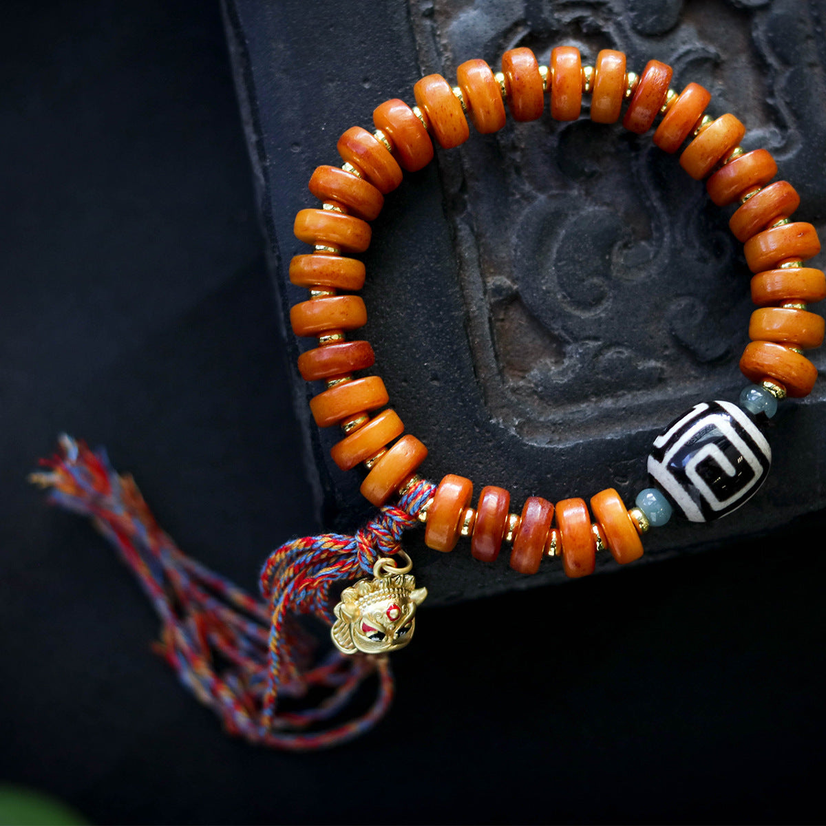 Tibetan Yak Bone Mala Bracelet with Copper Lion & Agate Dzi – Guardian Jewelry for Courage